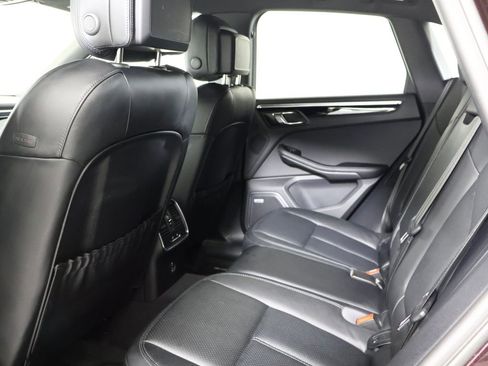 Certified 2023 Porsche Macan S AWD/4WD image 8