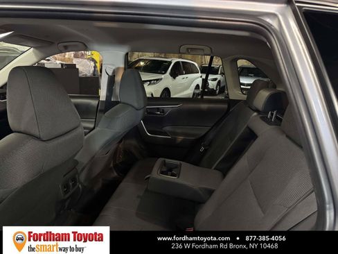 Used 2023 Toyota RAV4 LE AWD/4WD image 12