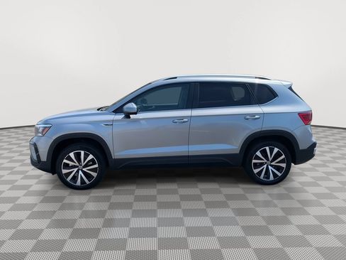 Used 2022 Volkswagen Taos SE AWD/4WD image 4
