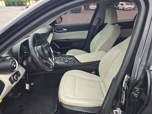 Used 2019 Alfa Romeo Giulia RWD image 9