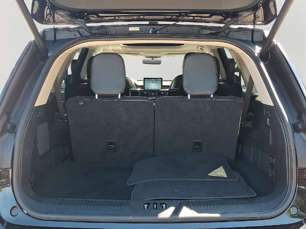 Used 2023 Lincoln Aviator Grand Touring w/ Elements Package Plus AWD/4WD image 28