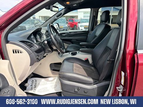 Used 2020 Dodge Grand Caravan SXT FWD image 9