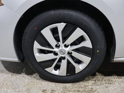 Used 2024 Nissan Altima 2.5 S image 8