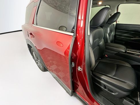 Used 2022 Nissan Pathfinder SL w/ SL Premium Package FWD image 28