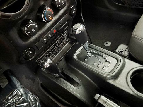 Used 2017 Jeep Wrangler Unlimited Sport w/ Quick Order Package 24S AWD/4WD image 16