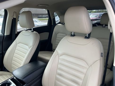 Used 2020 Ford Edge SEL image 61