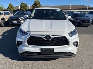 Used 2024 Toyota Highlander LE video 2