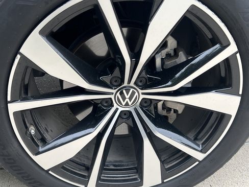 Certified 2024 Volkswagen Atlas Cross Sport SEL Premium R-Line AWD/4WD image 12