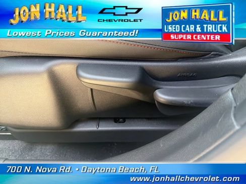 Used 2025 Chevrolet Trax RS FWD image 19