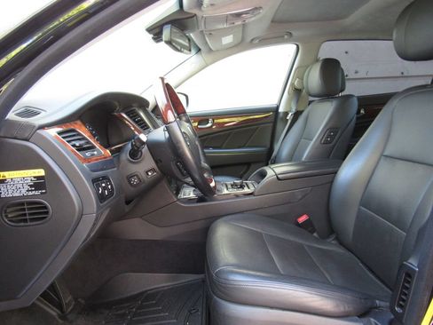 Used 2014 Hyundai Equus Signature RWD image 10