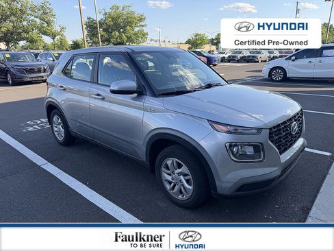 Certified 2023 Hyundai Venue SE FWD image 1