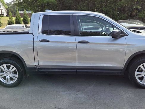 Used 2017 Honda Ridgeline RT image 6