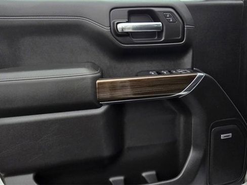 Used 2019 Chevrolet Silverado 1500 LT Trail Boss image 17