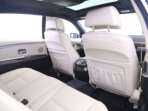 Used 2007 BMW 750Li RWD image 17