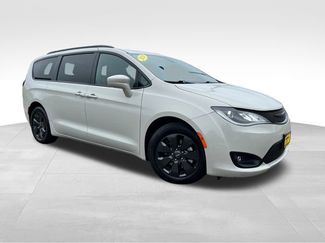 Used 2020 Chrysler Pacifica Touring-L w/ S Appearance Package 360° Tour