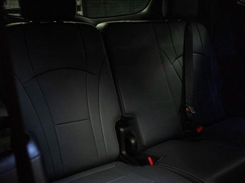 Used 2024 Buick Enclave Premium image 12