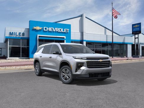 New 2026 Chevrolet Traverse LT w/ LPO, Floor Liner Package image 5