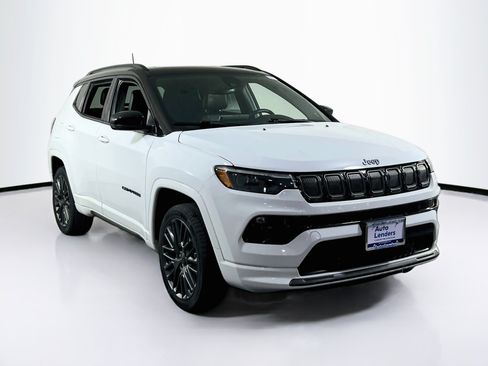 Used 2022 Jeep Compass High Altitude AWD/4WD image 3