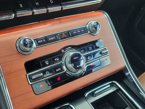 Certified 2023 Lincoln Aviator Reserve image 30