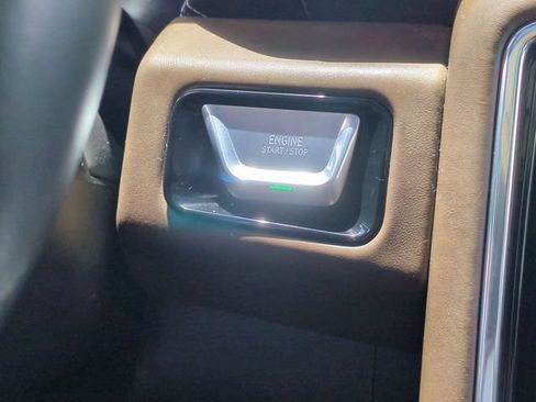 Used 2025 GMC Yukon Denali Ultimate w/ LPO, Floor Liner Package AWD/4WD image 17