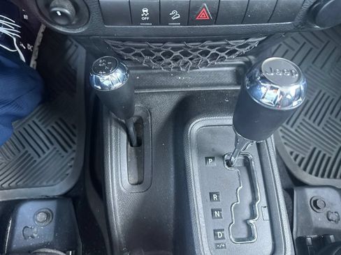Used 2014 Jeep Wrangler Unlimited Sport w/ Quick Order Package 24S AWD/4WD image 19