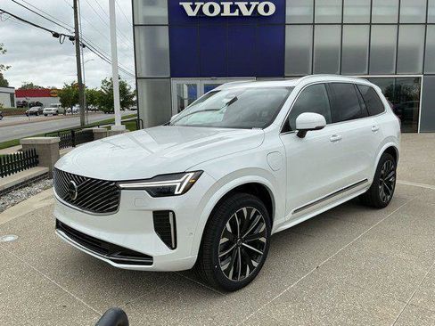 New 2026 Volvo XC90 T8 Plus w/ Protection Package AWD/4WD image 2