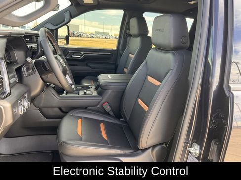 Used 2025 GMC Sierra 2500 AT4 w/ AT4 Premium Plus Package image 29