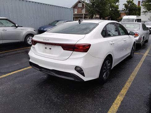 Used 2024 Kia Forte LXS w/ LXS Technology Package FWD image 5