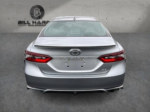 Used 2022 Toyota Camry SE FWD image 6