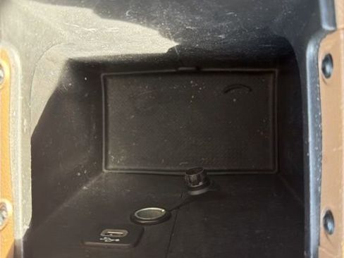 Used 2017 Jeep Wrangler Unlimited Sahara w/ Connectivity Group image 30