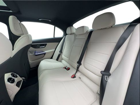 Used 2025 Mercedes-Benz C 300 Sedan image 24