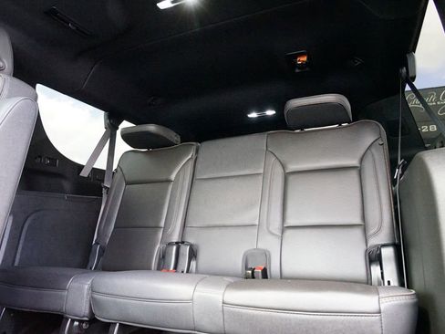 Used 2023 Chevrolet Suburban High Country AWD/4WD image 26
