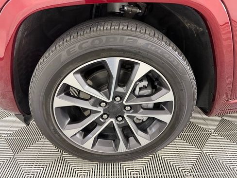 Used 2022 Jeep Grand Cherokee Overland w/ Advanced Protech Group III AWD/4WD image 12