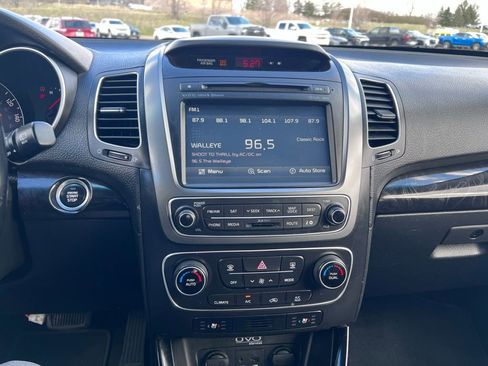 Used 2014 Kia Sorento EX w/ EX V6 Touring Package AWD/4WD image 12