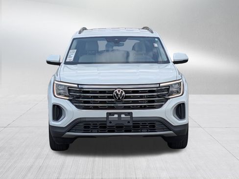 Used 2024 Volkswagen Atlas SE AWD/4WD image 2
