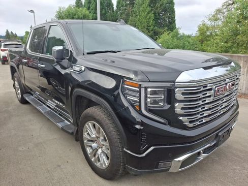 Used 2024 GMC Sierra 1500 Denali w/ Technology Package AWD/4WD image 2