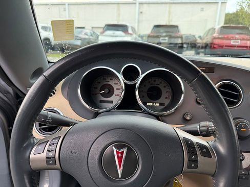 Used 2006 Pontiac Solstice Convertible w/ Premium Package RWD image 18