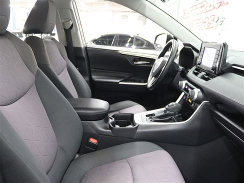 Used 2019 Toyota RAV4 XLE image 14