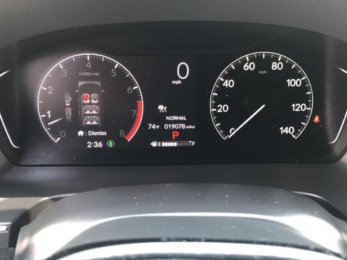 Used 2025 Honda Pilot EX-L image 9
