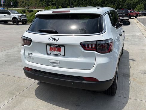 Used 2024 Jeep Compass Sport AWD/4WD image 4