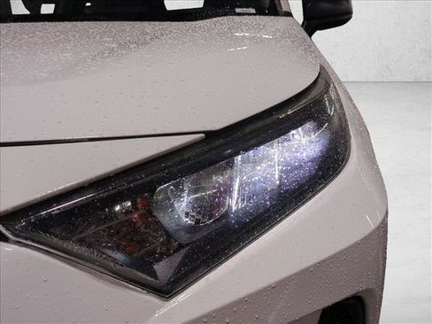 Certified 2020 Toyota RAV4 LE FWD image 9