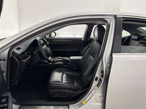 Used 2017 Lexus ES 350 w/ Luxury Package FWD image 5