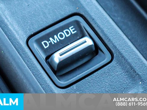 Used 2025 Nissan Pathfinder S image 40