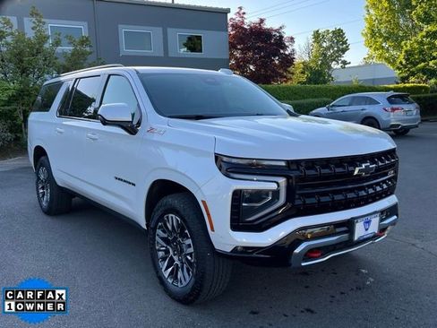 Used 2025 Chevrolet Suburban Z71 AWD/4WD image 1