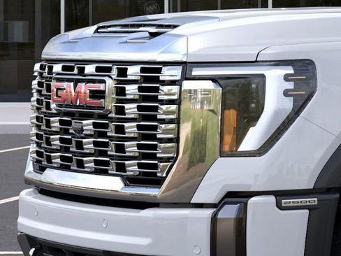 New 2026 GMC Sierra 2500 Denali w/ Denali Reserve Package image 13