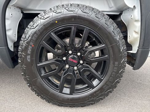 Used 2023 GMC Sierra 1500 Elevation image 13