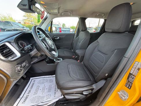 Used 2018 Jeep Renegade Latitude w/ Trailer Tow Group image 30