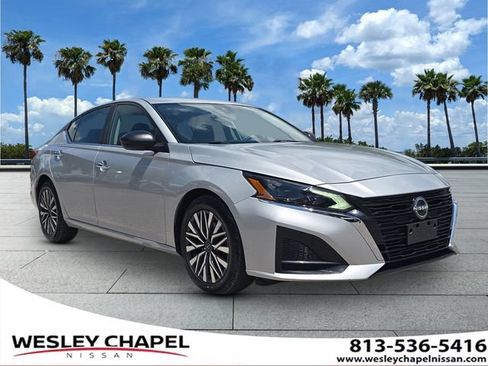 Certified 2024 Nissan Altima 2.5 SV FWD image 1