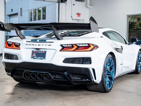 Used 2026 Chevrolet Corvette ZR1 w/ ZR1 Carbon Fiber Aero Package image 6