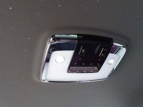 Used 2025 Rolls-Royce Cullinan AWD/4WD image 22